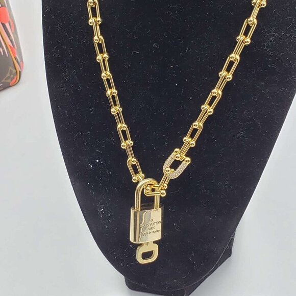 100% Auth Louis Vuitton Lock & Key with Unbranded Gold Plated Chain Necklace - Picture 6 of 9